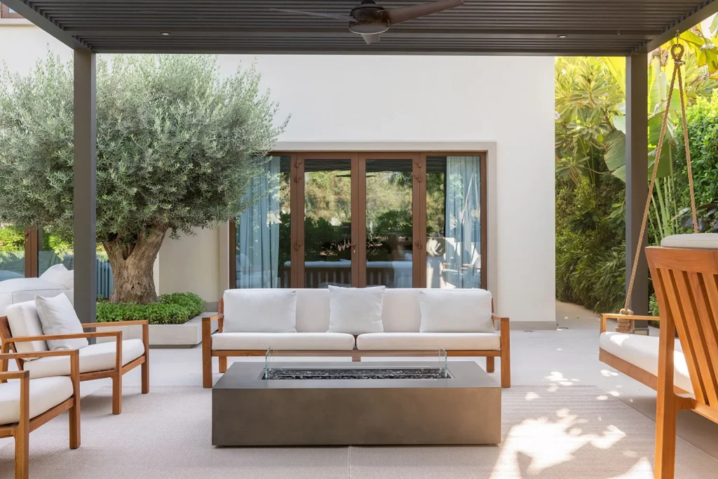 How To Use Rocks And Boulders In Pool Landscaping